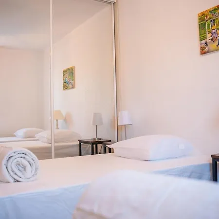 Apartment Spacieux T3 Avec Terrasse Et Parking A