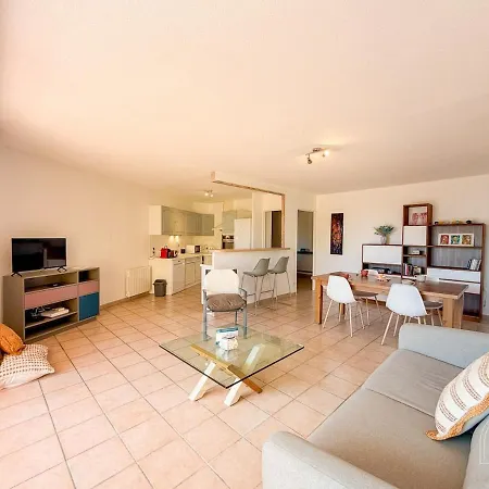 Apartment Spacieux T3 Avec Terrasse Et Parking A