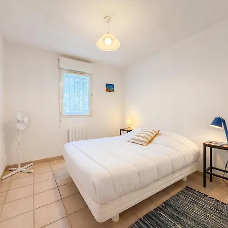 Apartment Spacieux T3 Avec Terrasse Et Parking A Sanary-sur-Mer