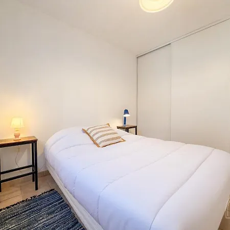 Spacieux T3 Avec Terrasse Et Parking A Apartment *