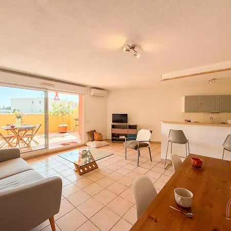 Apartment Spacieux T3 Avec Terrasse Et Parking A Sanary-sur-Mer