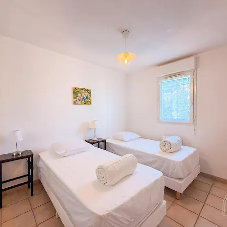 Apartment Spacieux T3 Avec Terrasse Et Parking A